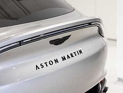 Aston Martin DBX 707 