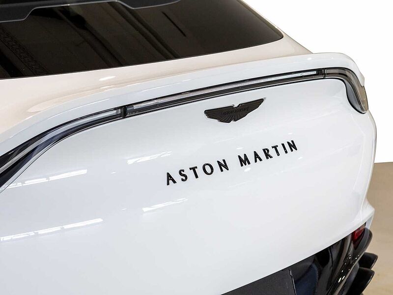 Aston Martin DBX 707
